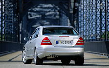   Mercedes-Benz C32 AMG - 2000