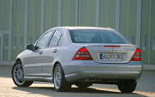   Mercedes-Benz C32 AMG - 2000