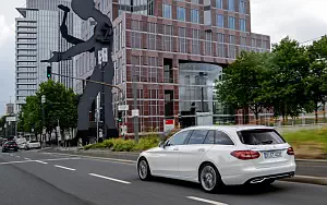   Mercedes-Benz C300 BlueTEC HYBRID Estate Avantgarde - 2014