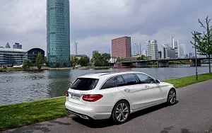   Mercedes-Benz C300 BlueTEC HYBRID Estate Avantgarde - 2014