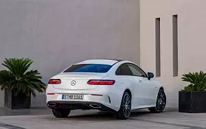   Mercedes-Benz E 400 4MATIC Coupe AMG Line Edition 1 - 2017