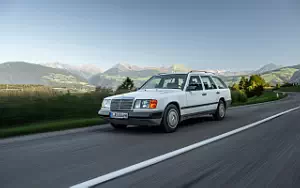   Mercedes-Benz 300 TD Turbo 4MATIC S124 - 1989