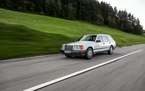   Mercedes-Benz 300 TD Turbo 4MATIC S124 - 1989