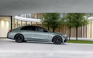   Mercedes-Benz E 300 e 4MATIC AMG Line - 2023