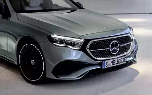   Mercedes-Benz E 300 e 4MATIC AMG Line - 2023