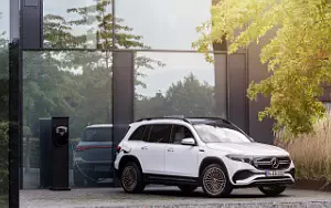   Mercedes-Benz EQB 350 4MATIC AMG Line Edition 1 - 2021