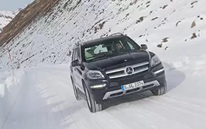   Mercedes-Benz GL500 4MATIC - 2012