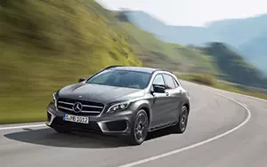   Mercedes-Benz GLA250 4MATIC AMG Sport Package - 2013