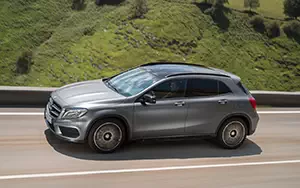   Mercedes-Benz GLA250 4MATIC AMG Sport Package - 2013