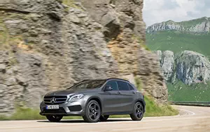   Mercedes-Benz GLA250 4MATIC AMG Sport Package - 2013