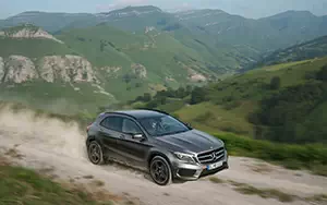   Mercedes-Benz GLA250 4MATIC AMG Sport Package - 2013