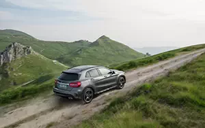   Mercedes-Benz GLA250 4MATIC AMG Sport Package - 2013