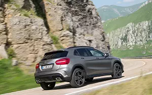   Mercedes-Benz GLA250 4MATIC AMG Sport Package - 2013