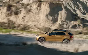   Mercedes-Benz GLA 220 d 4MATIC - 2017