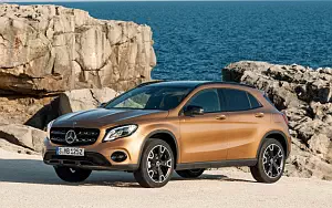   Mercedes-Benz GLA 220 d 4MATIC - 2017