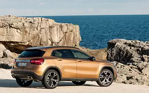   Mercedes-Benz GLA 220 d 4MATIC - 2017