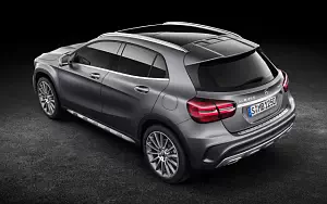   Mercedes-Benz GLA 250 4MATIC AMG Line - 2017