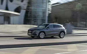   Mercedes-Benz GLA 220 d 4MATIC Progressive Line - 2020