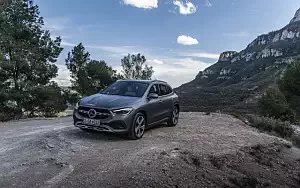   Mercedes-Benz GLA 220 d 4MATIC Progressive Line - 2020