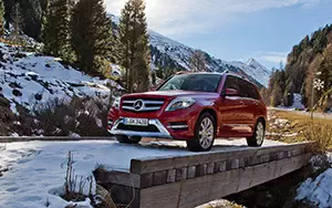   Mercedes-Benz GLK350 4MATIC - 2012