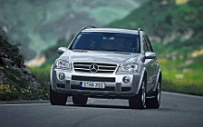   Mercedes-Benz ML63 AMG - 2005