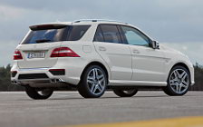   Mercedes-Benz ML63 AMG - 2011