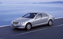   Mercedes-Benz S500 - 2005