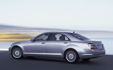   Mercedes-Benz S500 - 2005
