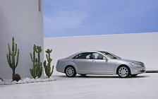   Mercedes-Benz S500 - 2005