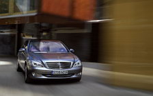   Mercedes-Benz S500 - 2005
