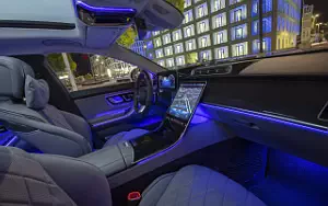   Mercedes-Benz S-class AMG Line (High Tech Silver) - 2020