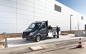   Mercedes-Benz Sprinter Flatbed - 2013