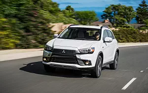   Mitsubishi Outlander Sport SEL US-spec - 2015