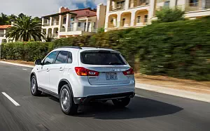   Mitsubishi Outlander Sport SEL US-spec - 2015