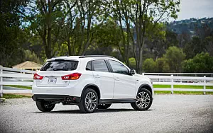  Mitsubishi Outlander Sport SEL US-spec - 2015
