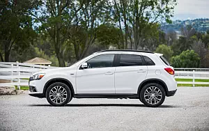   Mitsubishi Outlander Sport SEL US-spec - 2015