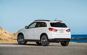   Mitsubishi Outlander Sport SEL US-spec - 2015