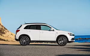   Mitsubishi Outlander Sport SEL US-spec - 2015