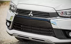   Mitsubishi Outlander Sport SEL US-spec - 2015