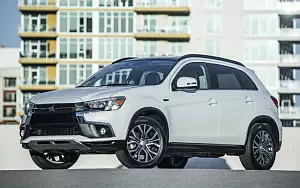   Mitsubishi Outlander Sport SEL US-spec - 2017