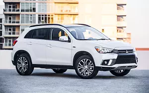   Mitsubishi Outlander Sport SEL US-spec - 2017