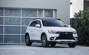   Mitsubishi Outlander Sport SEL US-spec - 2017