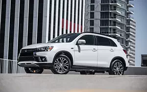   Mitsubishi Outlander Sport SEL US-spec - 2017