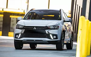   Mitsubishi Outlander Sport SEL US-spec - 2017