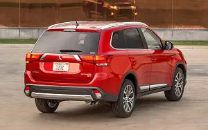   Mitsubishi Outlander GT US-spec - 2015