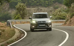   Mitsubishi Outlander PHEV - 2015