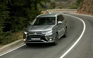   Mitsubishi Outlander PHEV - 2015