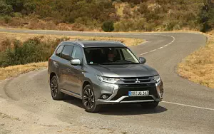   Mitsubishi Outlander PHEV - 2015