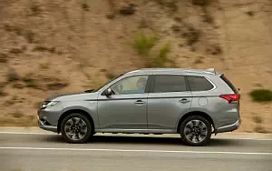   Mitsubishi Outlander PHEV - 2015