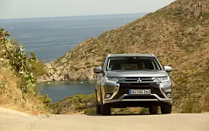   Mitsubishi Outlander PHEV - 2015